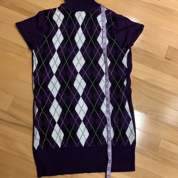 EUC Short Sleeve Turtleneck - size L - Picture 7 of 16